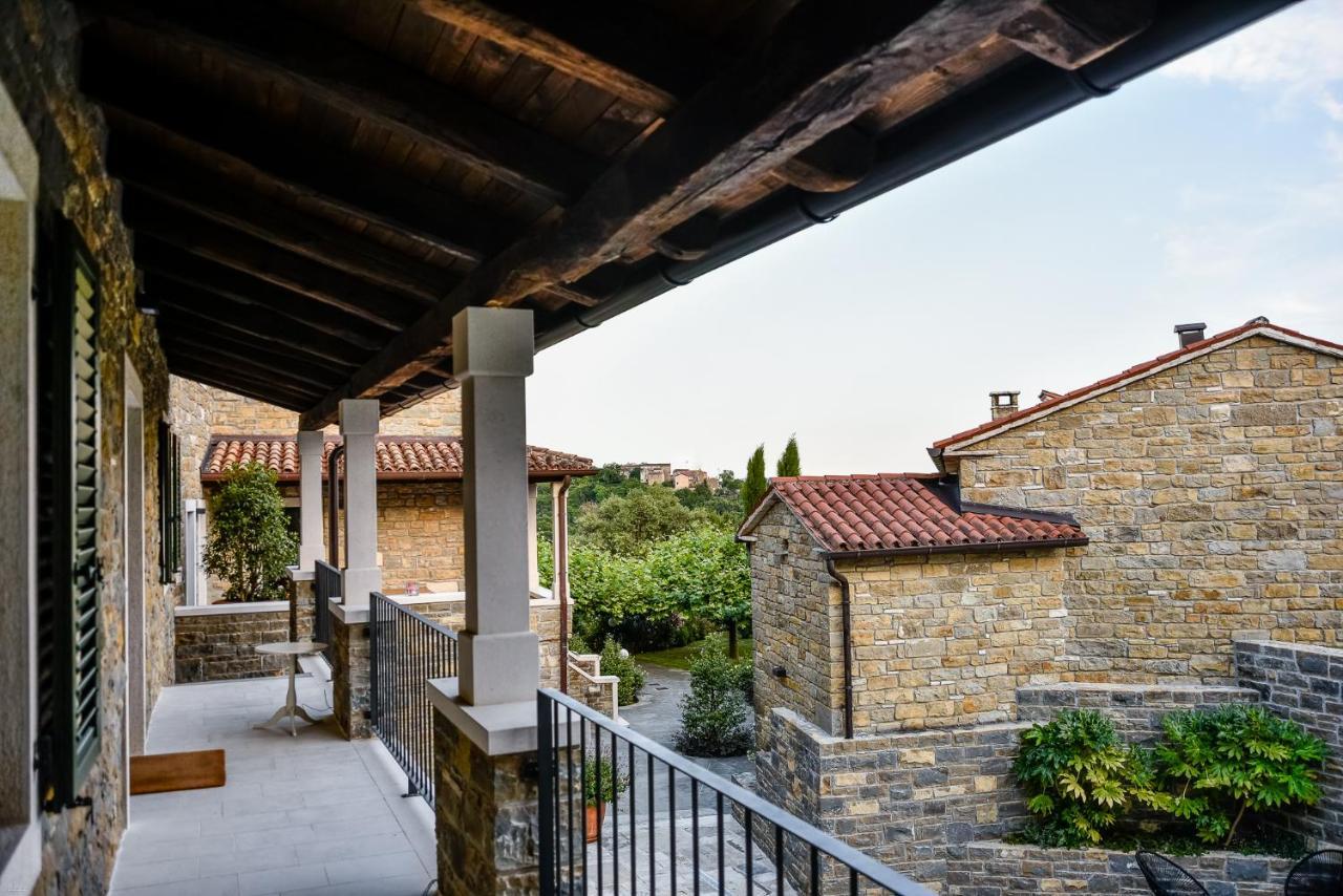 L'Abbraccio Della Quercia Apartment Momjan Exterior foto