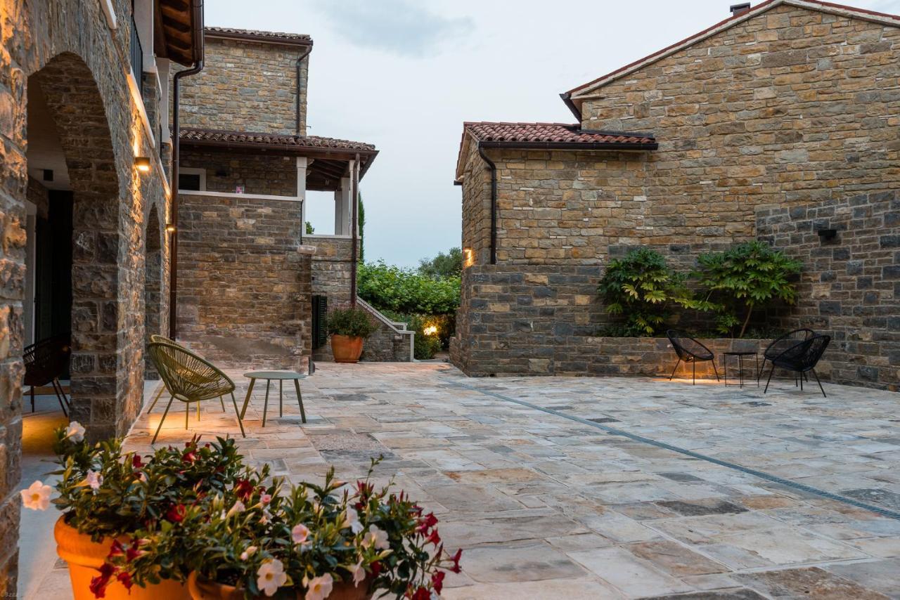 L'Abbraccio Della Quercia Apartment Momjan Exterior foto