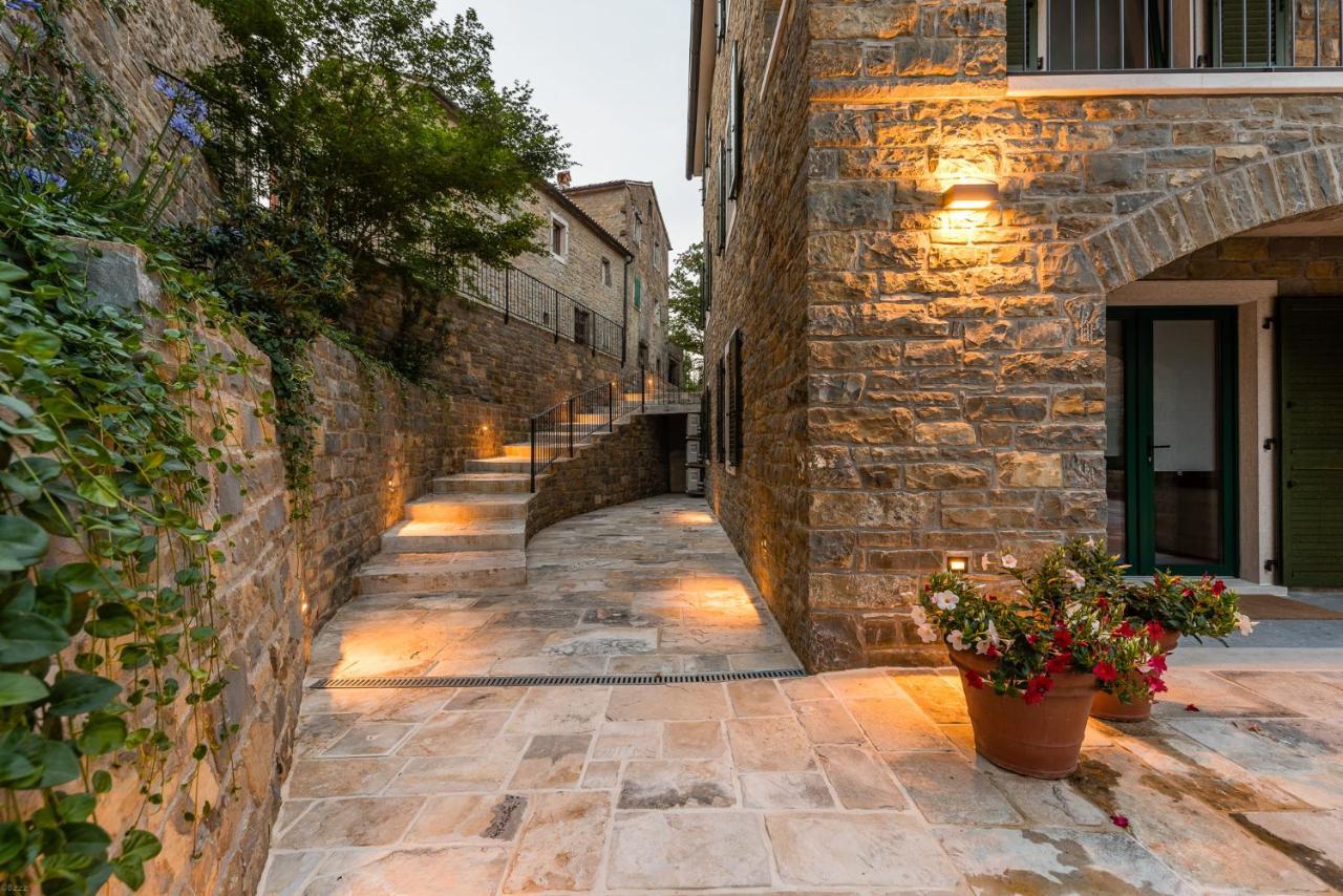 L'Abbraccio Della Quercia Apartment Momjan Exterior foto